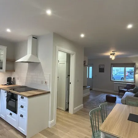 The Old Forge בית נופש *