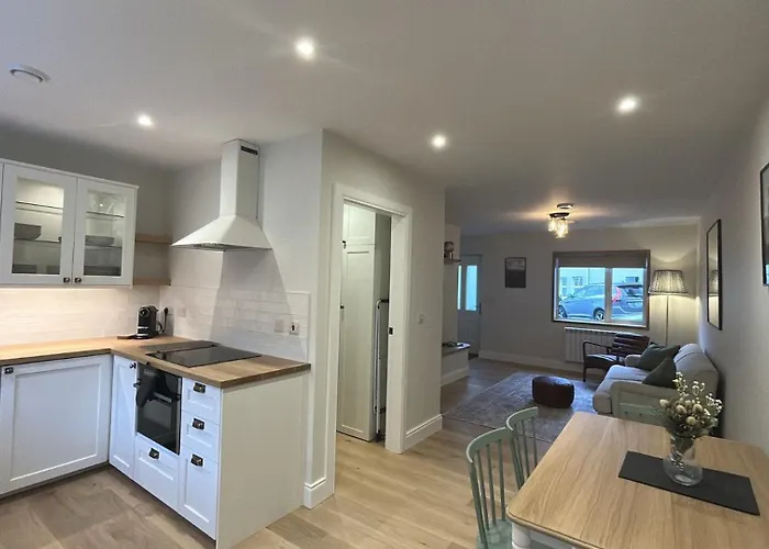 The Old Forge בית נופש *