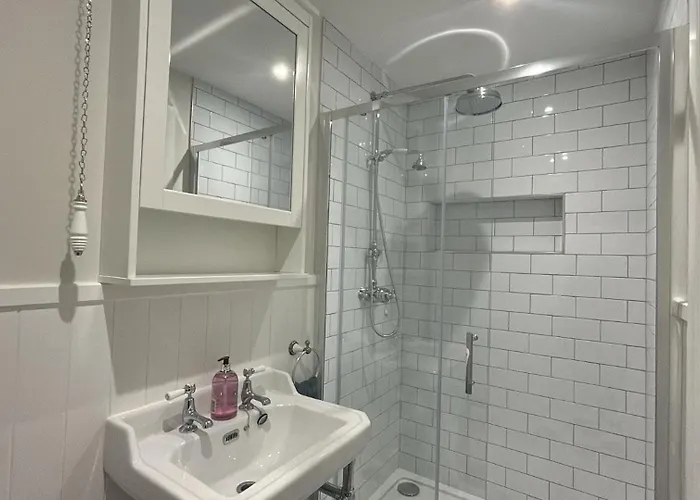 בית נופש The Old Forge קליפדן